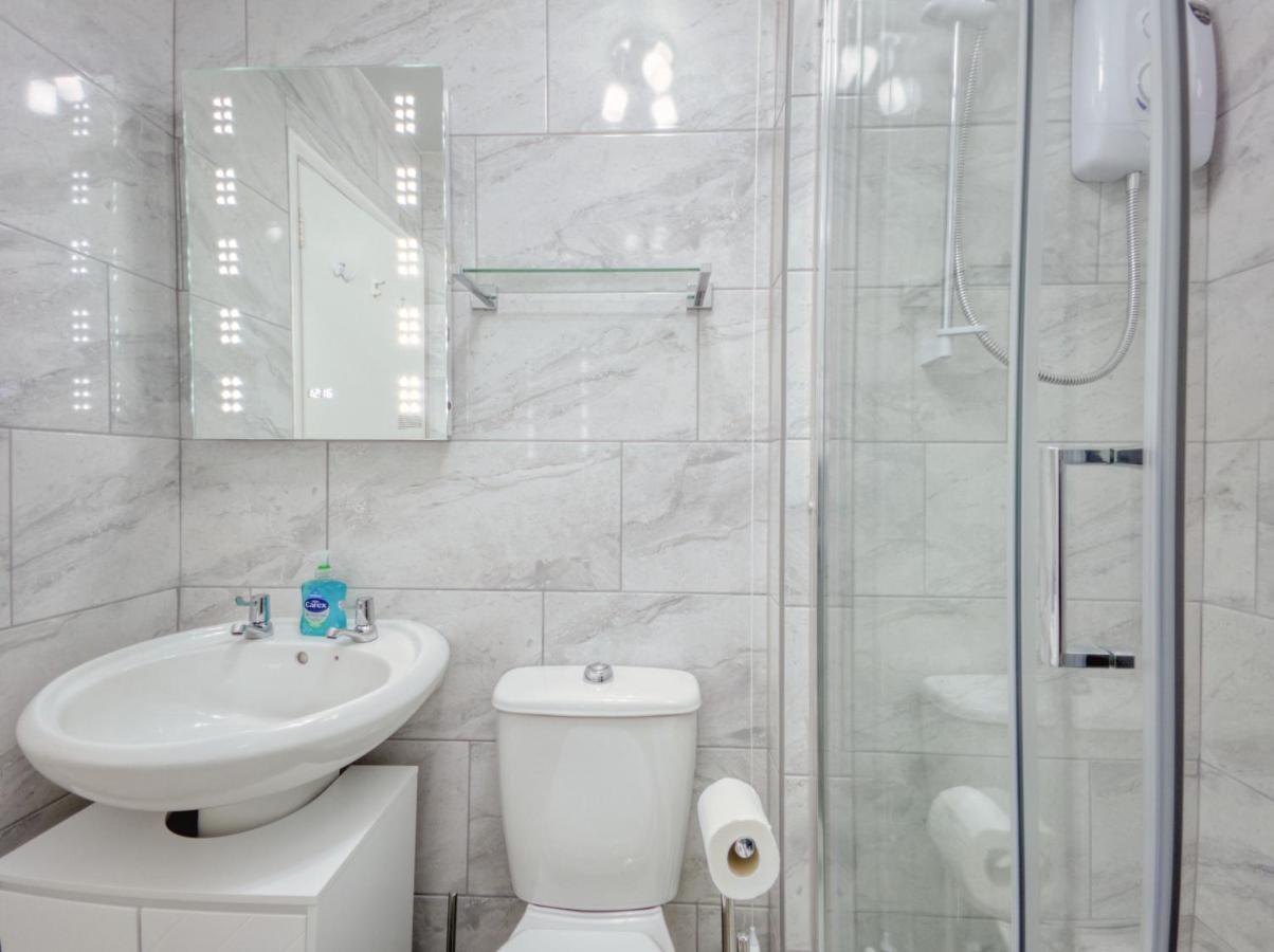 Apartment 7 - 1 Bedroom Sea Front Location - Step Free Access From Rear - Free Parking بيغْنْتون المظهر الخارجي الصورة